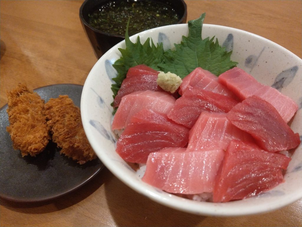 ボストン産 本鮪 マグロ の鉄火丼 階段ノ上ノ食堂