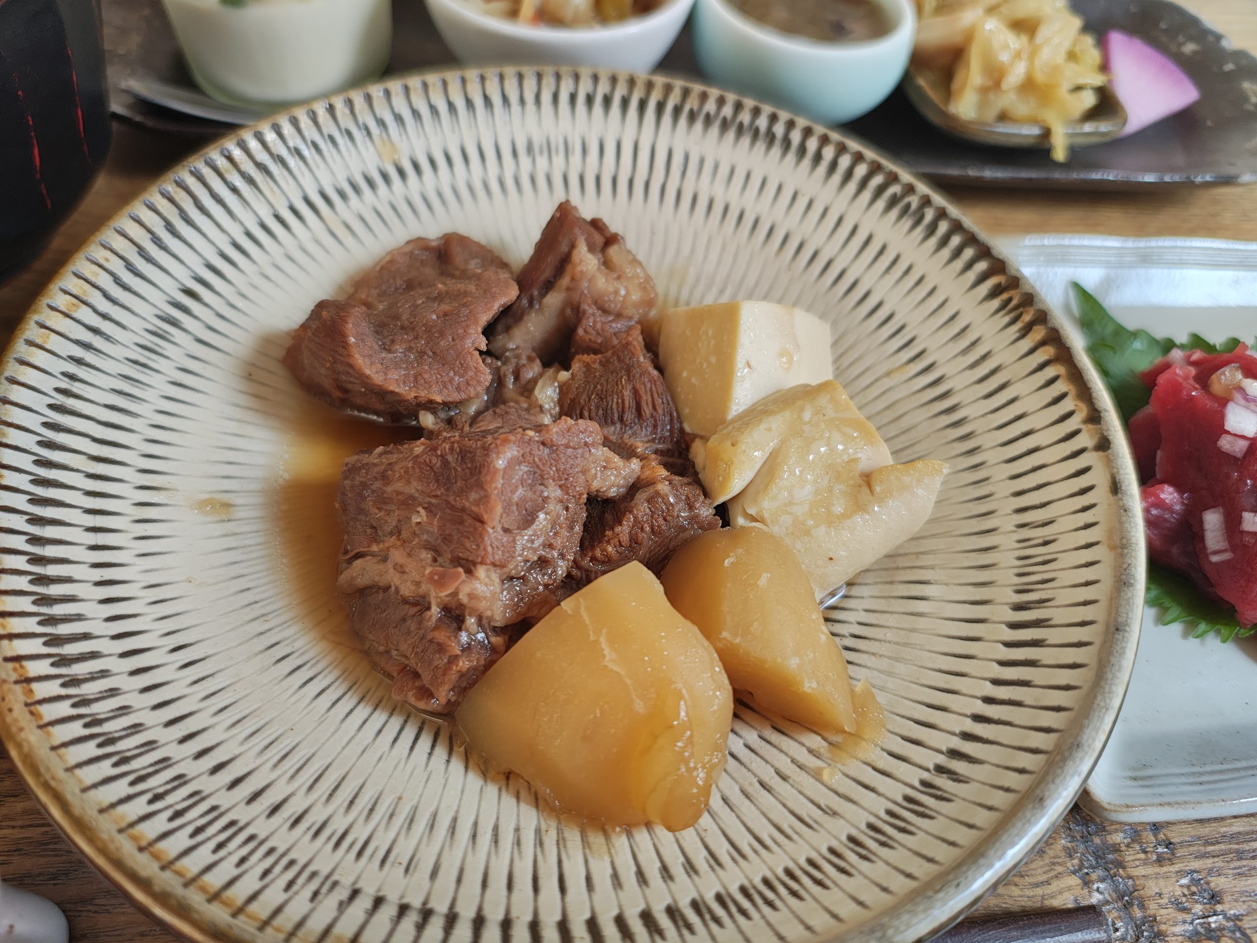 【テイクアウト】短角牛 牛タンの肉じゃが